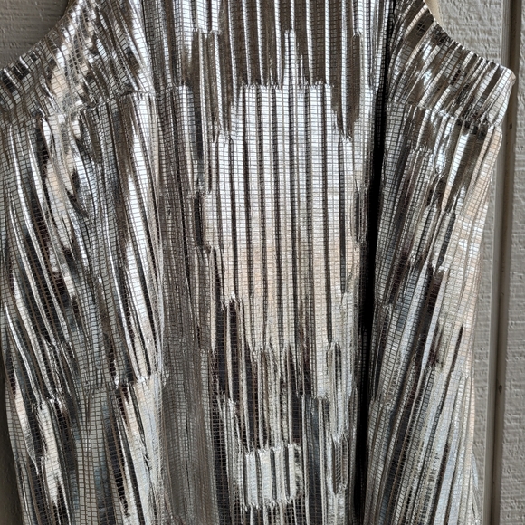 Maeve metalic gold pleated sleeveless top - Picture 8 of 13